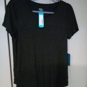 Market and Spruch pocket tee